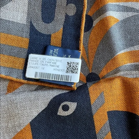NWT Auth. Hermès 65 cm Cashmere/Silk Scarf “Parade en Fanfare” - Picture 2 of 13